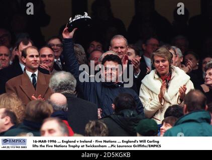 England's Will Carling lifts the Five Nations Trophy at Twickenham Stock Photo