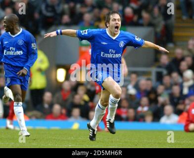 Chelsea's Joe Cole celebrates scoring their winning goal against Liverpool Stock Photo