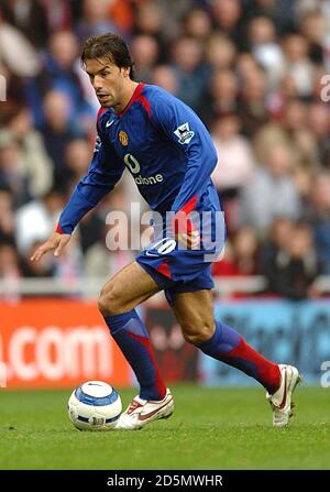 RUUD VAN NISTELROOY MANCHESTER UNITED FC MILLENNIUM STADIUM CARDIFF ...