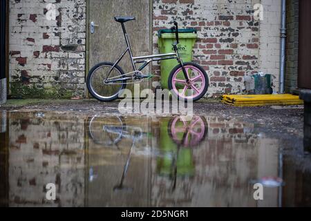 Mini velo hi-res stock photography and images - Alamy