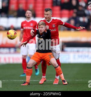 Charlton Athletic's Fredrik Ulvestad and Sheffield United's Mark Duffy Stock Photo