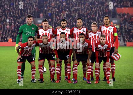 Southampton team group: (Left-Right) Back Row - Southampton goalkeeper Fraser Forster, Pierre-Emile Hojbjerg, Charlie Austin, Maya Yoshida, Steven Davis and Virgil van Dijk. Front Row - Cedric Soares, Oriol Romeu, Nathan Redmond, Ryan Bertrand and Josh Sims Stock Photo