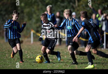 Chorleywood Common Youth Hurricane U15's (black and white kit) v Berkhamsted Raiders Black U15's (blue and black kit) at Chorleywood House, Hertfordshire.  Stock Photo