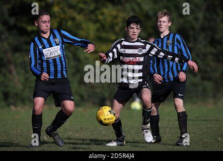 Chorleywood Common Youth Hurricane U15's (black and white kit) v Berkhamsted Raiders Black U15's (blue and black kit) at Chorleywood House, Hertfordshire.  Stock Photo
