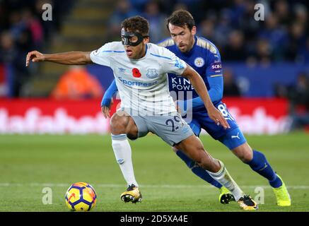 Everton's Dominic Calvert-Lewin (left) and Leicester City's Christian Fuchs battle for the ball Stock Photo