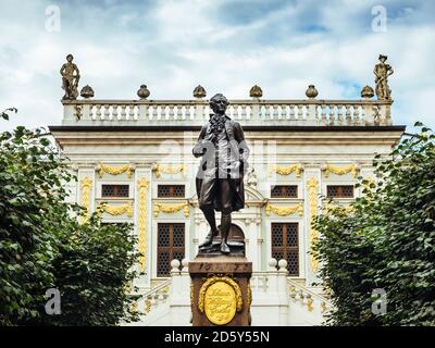 Germany, Leipzig, view to Old stock exchange at Naschmarkt with Goethe memorial in the foreground Stock Photo