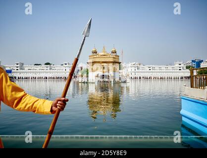 India, Punjab, Amritsar, Harmandir Sahib, Security Guard Stock Photo