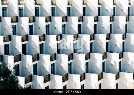 Spain, Baleares, Mallorca, apartment building with rows of balconies