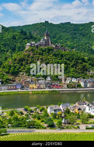Germany, Rhineland-Palatinate, Moselle valley, view over Cochem with its castle Stock Photo