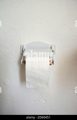 Paper roll holder porcelain | Manufactum