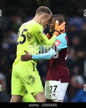 West Ham United goalkeeper Joe Hart warms up prior to the Premier ...