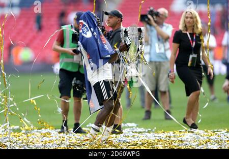 Fulham's Aboubakar Kamara celebrates promotion after the final whistle during the Sky Bet Championship Final at Wembley Stadium Stock Photo