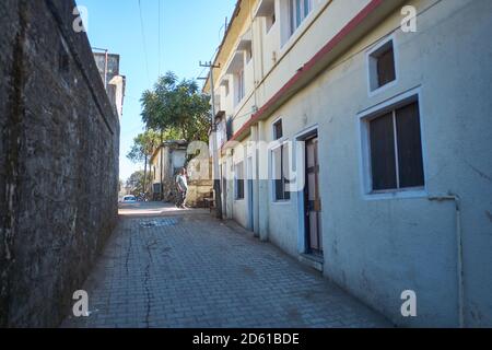 A typical Street between houses of Mount Abu, Rajasthan, India Stock Photo