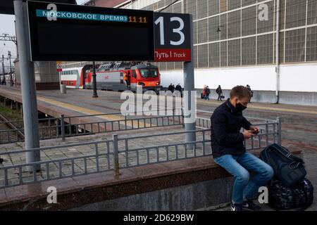 Moscow, Russia. 14th of October, 2020  A train arrived at the final station of the track at Kievsky railway station in Moscow, Russia Stock Photo