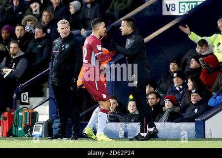 Aston Villa's Anwar El Ghazi (centre) celebrates scoring his side's second goal of the game with assistant coach John Terry  Stock Photo