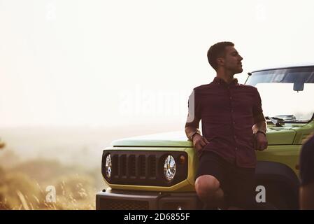 My Go to Jeep Poses ✨ | Gallery posted by jeepshesoul | Lemon8
