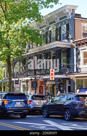 LAMBERTVILLE, NJ -3 OCT 2020- View of the charming historic town of Lambertville, located on the Delaware River in Hunterdon County, nicknamed the ant Stock Photo