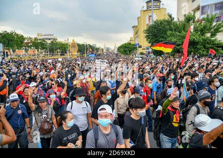 Thailand. 14th Oct, 2020. Pro-democracy protesters take part in a rally against the royalist elite and the military-backed government calling for political and monarchy reforms during on the 47th anniversary of the 1973 student uprising in Bangkok. (Photo by Vichan Poti/Pacific Press/Sipa USA) Credit: Sipa USA/Alamy Live News Stock Photo