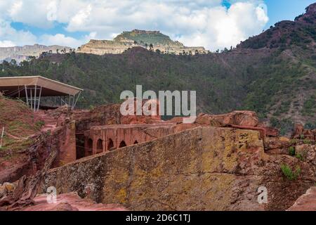 beta Gabriel Raphael, english House of the angels Gabriel and Raphael, is an underground rock-cut monolith Orthodox church located in Lalibela, Ethiop Stock Photo