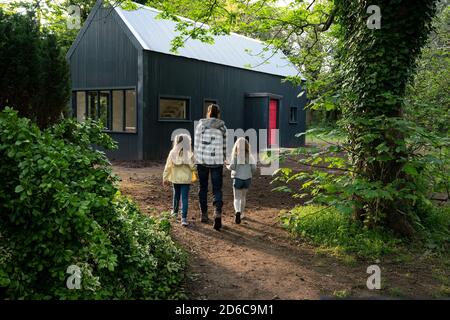 CLARE DUNNE in HERSELF (2020), directed by PHYLLIDA LLOYD. Credit: BBC FILMS/BFI/ELEMENT PICTURES/MERMAN FILMS/SCREEN IRELAND / Album Stock Photo