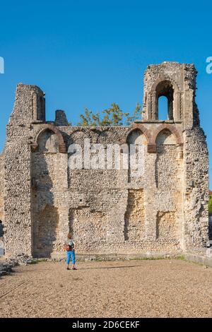 Wolvesey Castle Winchester, view in summer of the ruins of Wolvesey Castle, known also as The Old Bishop's Palace, in Winchester, Hampshire, England Stock Photo