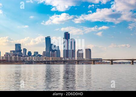 SEOUL, KOREA - January 30, 2020. Yeouido Hangang 63 Building sunset scenery. Seoul Han River sunset scenery. Stock Photo