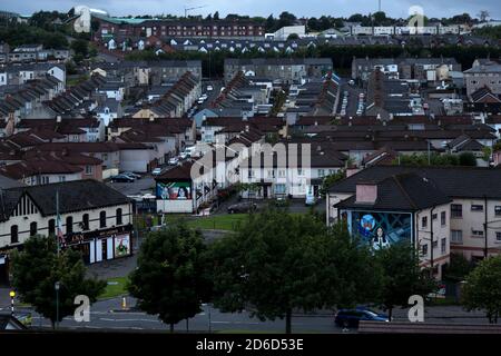 A mural in the Bogside of Derry City that shows John Hume, one of the key  architects of peace in Northern Ireland, after his death at the age of 83  Stock Photo 