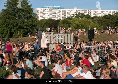 19.08.2018, Poznan, Wielkopolska, Poland - People listening to a music event on the Warta River. 00A180819D037CAROEX.JPG [MODEL RELEASE: NO, PROPERTY Stock Photo