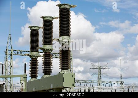 04.08.2020, Neuenhagen, Brandenburg, Germany - Substation Neuenhagen of the network operator 50hertz. View of newly installed switchgears that still h Stock Photo