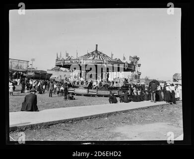 Madison Street Carnival, Chicago, Illinois, 1904. Stock Photo