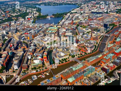 View of town hall and Aussenalster, Hamburg, Germany Stock Photo