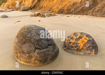 Moeraki Boulders, Moeraki Beach, Otago, South Island, New Zealand, Oceania Stock Photo