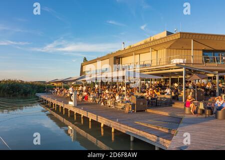 Weiden am See, restaurant 'Das Fritz' at Neusiedler See (Lake Neusiedl) at Neusiedler See (Lake Neusiedl), Burgenland, Austria Stock Photo