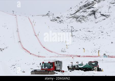 Solden, Austria. 16th Oct, 2020. Alpine Ski World Cup 2020-2021 - Coronavirus Outbreak . One day before the Giant Slalom as part of the Alpine Ski World Cup in Solden on October 16, 2020; Groomers in front of the slope at the glaicer. the race will take place with no public (Photo by Pierre Teyssot/ESPA-Images) Credit: European Sports Photo Agency/Alamy Live News Stock Photo