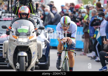 Valdobbiadene, Italy. 17th Oct, 2020. valdobbiadene, Italy, 17 Oct 2020, Filippo Ganna (TEAM INEOS) during Conegliano - Valdobbiadene - Cycling Tour of Italy - Credit: LM/Luca Tedeschi Credit: Luca Tedeschi/LPS/ZUMA Wire/Alamy Live News Stock Photo