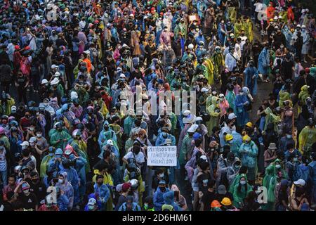 Bangkok, Thailand. 17th Oct, 2020. A protester holds a placard during the demonstration. Anti-government protesters attend a large demonstration demanding the resignation of Thailand Prime Minister and the reform of the monarchy following a 'State Of Emergency' declared by Prime Minister Prayut Chan-o-cha. Credit: SOPA Images Limited/Alamy Live News Stock Photo