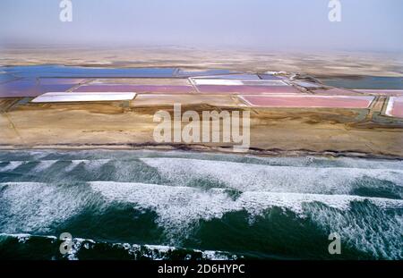 Salt Pans between Skakopmund and Walvis Bay, Namibia Stock Photo