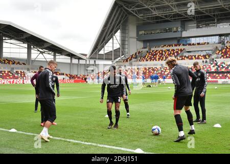 LONDON, ENGLAND. OCTOBER 17TH 2020 Brentford players warming up before the Sky Bet Championship match between Brentford and Coventry City at Brentford Community Stadium, London on Saturday 17th October 2020. (Credit: Ivan Yordanov | MI News) Credit: MI News & Sport /Alamy Live News Stock Photo