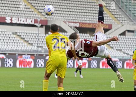 Turin, Italy. 18th Oct, 2020. Turin, Italy, 18 Oct 2020, 09 Andrea Belotti (Torino FC) bicycle kick during Torino vs Cagliari - italian soccer Serie A match - Credit: LM/Claudio Benedetto Credit: Claudio Benedetto/LPS/ZUMA Wire/Alamy Live News Stock Photo