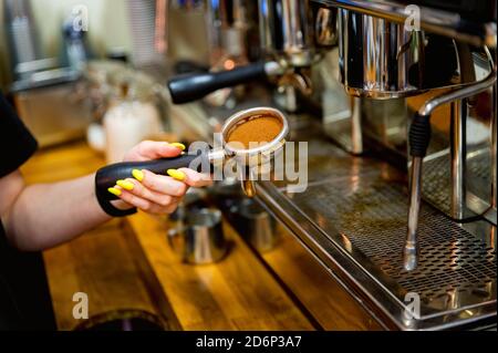 https://l450v.alamy.com/450v/2d6p3a7/close-up-of-wood-and-still-lever-espresso-machine-2d6p3a7.jpg