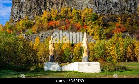 The Ojibway elder Monument and fall foliage color at the Mount McKay lookout, Thunder Bay, Ontario, Canada. Stock Photo