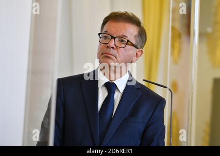 Vienna, Austria. 19th Oct, 2020. Press conference with the Minister of Health Rudolf Anschober  (The Greens) after a video conference with the Austrian provincial governors. Credit: Franz Perc / Alamy Live News Stock Photo