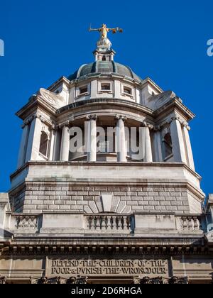 Scales of Justice of the Central Criminal Court fondly known as the Old Bailey London England, UK which dates from 1902 and is a popular travel destin Stock Photo