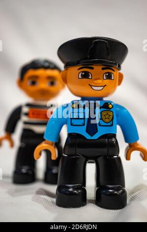 Duplo figurines online