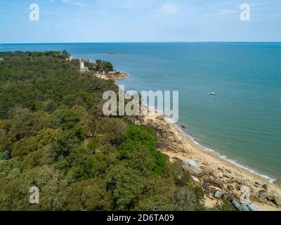 Noirmoutier Island (western France): aerial view of the island with the Red Cove (Anse Rouge) and Plantier Tower Stock Photo