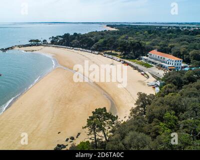 Noirmoutier Island (western France): aerial view of the island and “plage des Dames” beach Stock Photo