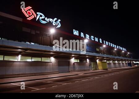Rungis (Paris area): Rungis International Market, outer view at night Stock Photo