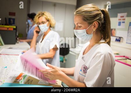 Resumption of activity in the multipurpose ambulatory surgery unit with monitoring of COVID health security protocols, Bordeaux hospital, may 2020. Stock Photo