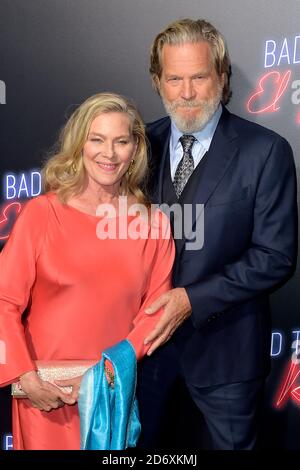 Los Angeles, USA. 22nd Sep, 2018. Jeff Bridges and his wife Susan Geston attending the 'Bad Times at the El Royale' premiere at TCL Chinese Theater on Sptember 22, 2018 in Los Angeles, California. | usage worldwide Credit: dpa/Alamy Live News Stock Photo