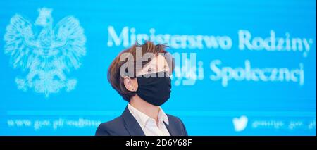 Warsaw, Mazovian, Poland. 20th Oct, 2020. Press Conference MARLENA MALAG, Minister of Family and Social Policy and Doctor MICHAL SUTKOWSKI .in the picture: MARLENA MALAG Credit: Hubert Mathis/ZUMA Wire/Alamy Live News Stock Photo